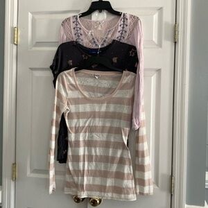 Bundles of women tops